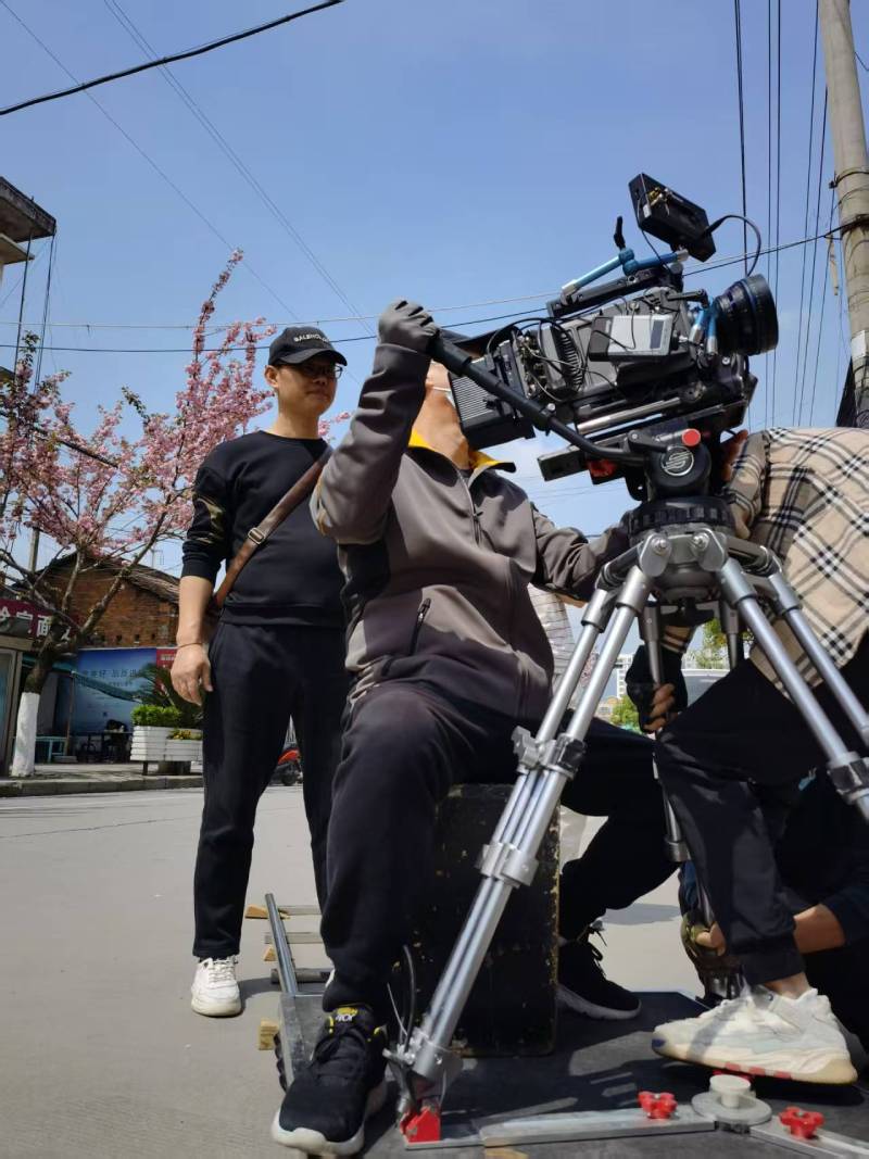 巴楚县广告片拍摄：快消品牌爆款之选，网感内容适配社媒传播！